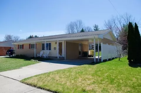 168 Wallace Dr, Saline, MI 48176 photo 1