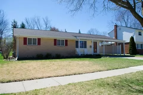 168 Wallace Dr, Saline, MI 48176 photo 2