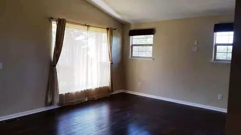 182 Commons Ct, Saline, MI 48176 photo 2