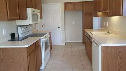 182 Commons Ct, Saline, MI 48176 photo 9