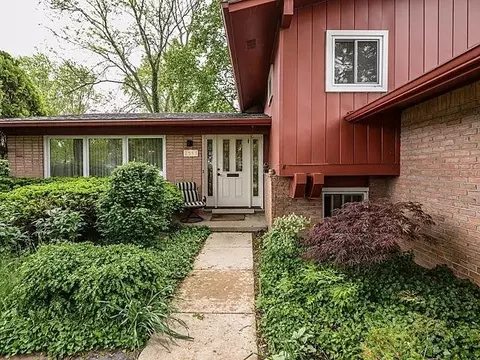 2577 Bunker Hill Rd, Ann Arbor, MI 48105 photo 2