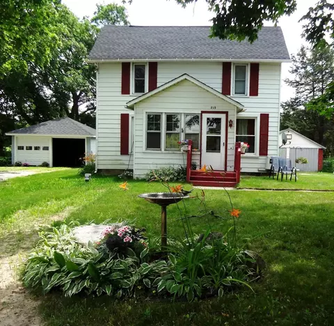 215 Stockbridge St, Gregory, MI 48137 photo 2