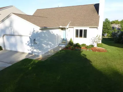 856 Berkshire Dr, Saline, MI 48176 photo 3