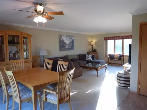 856 Berkshire Dr, Saline, MI 48176 photo 9