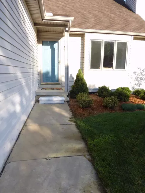 856 Berkshire Dr, Saline, MI 48176 photo 5