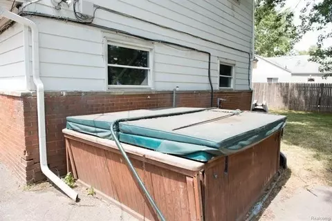 7255 Michael St, Taylor, MI 48180 photo 4