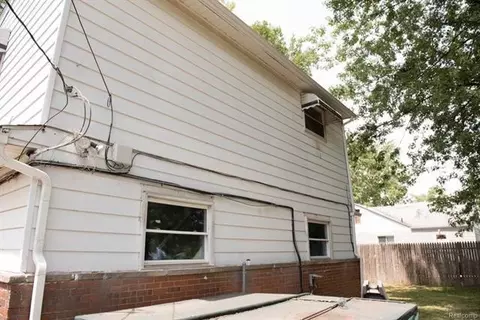 7255 Michael St, Taylor, MI 48180 photo 3