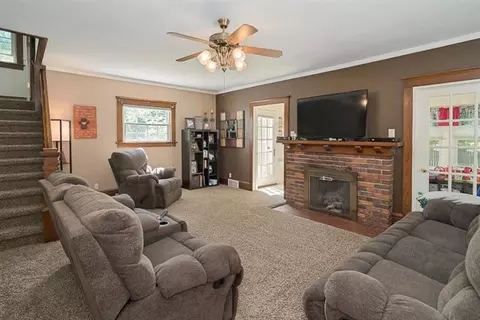 341 Edward St, Jackson, MI 49201 photo 2
