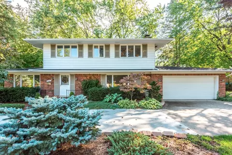 2113 Delaware Dr, Ann Arbor, MI 48103 photo 1