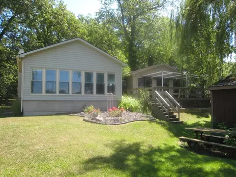 1465 Triangle Lake Rd, Howell, MI 48843 photo 8