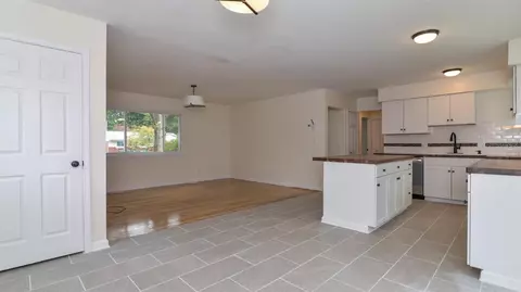 216 Wallace Dr, Saline, MI 48176 photo 8