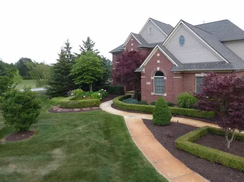 9050 Carter Dr, Saline, MI 48176 photo 5