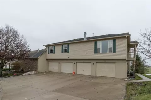 188 Commons Ct, Saline, MI 48176 photo 4