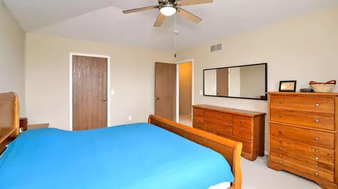 175 Commons Cir, Saline, MI 48176 photo 16