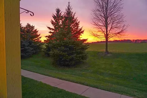 175 Commons Cir, Saline, MI 48176 photo 29