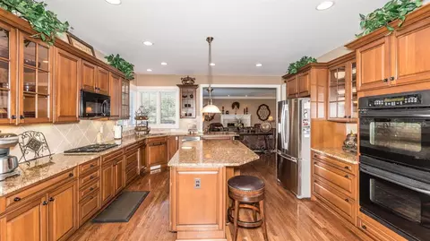 6470 Brookview Dr, Saline, MI 48176 photo 25