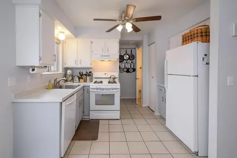 237 Sheffield, Saline, MI 48176 photo 3