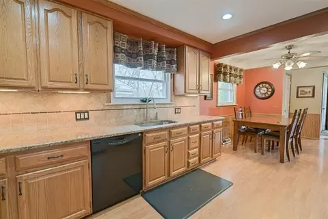 35771 Wick Rd, Romulus, MI 48174 photo 16
