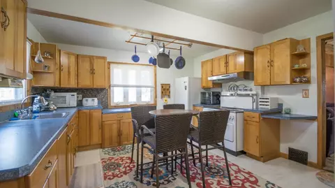 37045 Eureka Rd, Romulus, MI 48174 photo 3