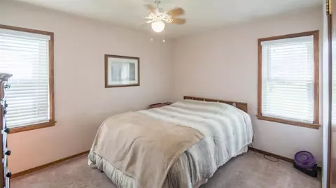 37045 Eureka Rd, Romulus, MI 48174 photo 9