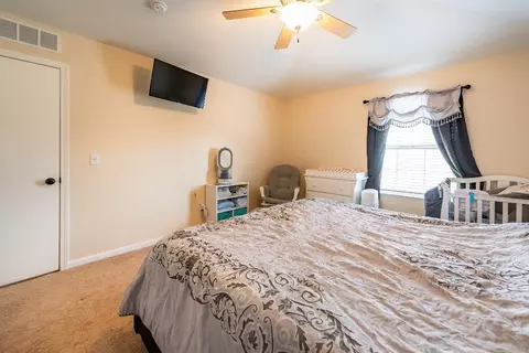147 Commons Cir, Saline, MI 48176 photo 13