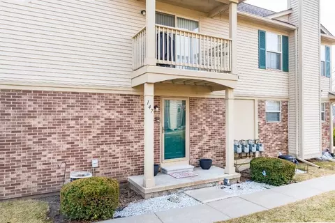 147 Commons Cir, Saline, MI 48176 photo 1