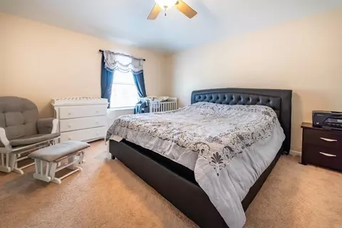 147 Commons Cir, Saline, MI 48176 photo 12