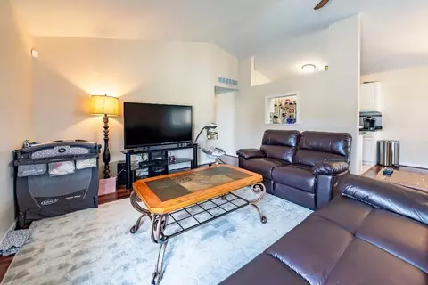 147 Commons Cir, Saline, MI 48176 photo 5