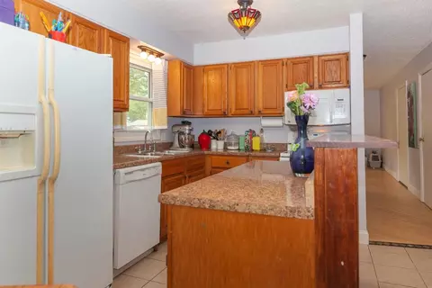 203 Wolverine Cir, Clinton, MI 49236 photo 8