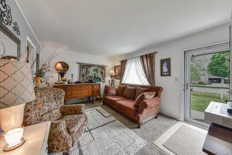 6211 Hyde Park St, Romulus, MI 48174 photo 2