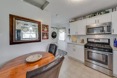 6211 Hyde Park St, Romulus, MI 48174 photo 6