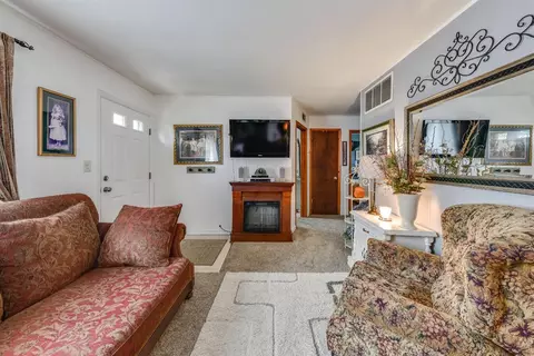 6211 Hyde Park St, Romulus, MI 48174 photo 4