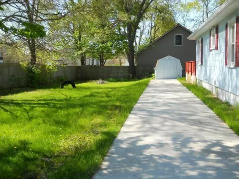 701 Cass Ave, Jackson, MI 49203 photo 2