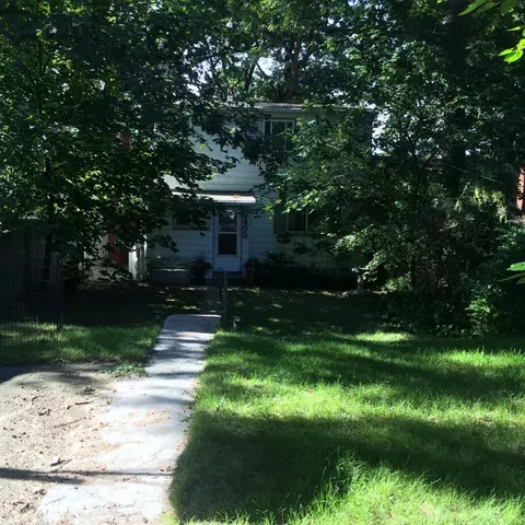 499 Morris Dr, Jackson, MI 49201 photo 2