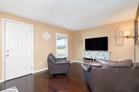 6327 E Dunbar Rd, Monroe, MI 48161 photo 5