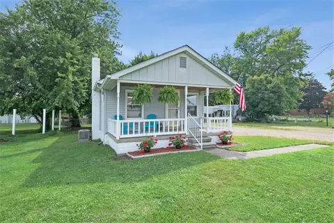 6327 E Dunbar Rd, Monroe, MI 48161 photo 1