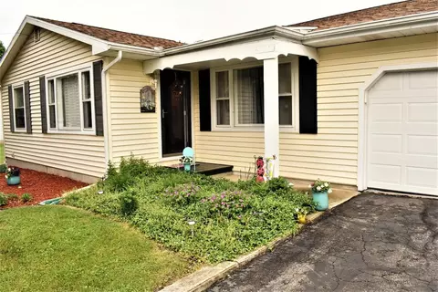 1109 Jane St, Tecumseh, MI 49286 photo 2