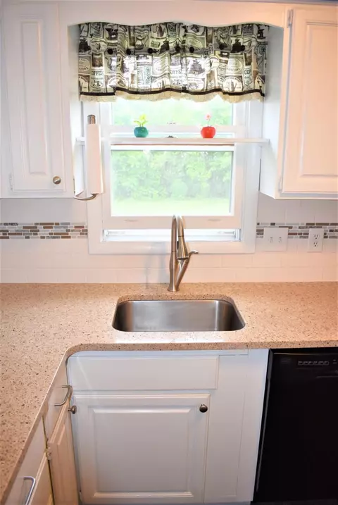 1109 Jane St, Tecumseh, MI 49286 photo 5