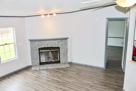 112 Carlysle Dr, Brooklyn, MI 49230 photo 6