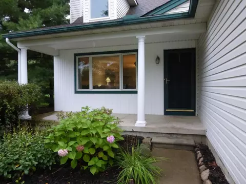 647 Berkshire Dr, Saline, MI 48176 photo 8