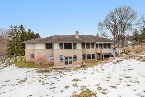 3775 E Pineview Dr, Dexter, MI 48130 photo 2