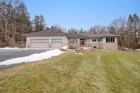 3775 E Pineview Dr, Dexter, MI 48130 photo 1