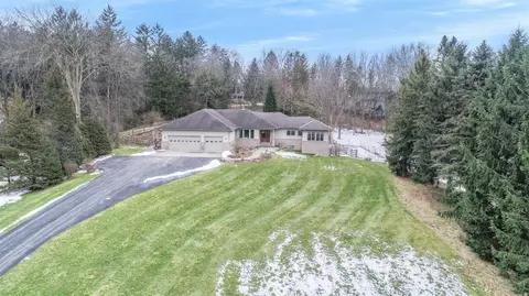 3775 E Pineview Dr, Dexter, MI 48130 photo 3