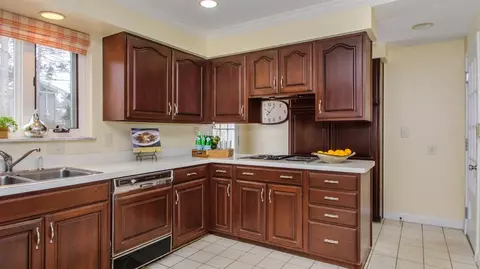 2204 Devonshire Rd, Ann Arbor, MI 48104 photo 17