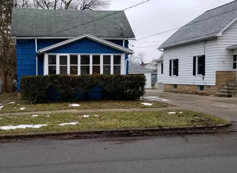812 Eaton St, Jackson, MI 49202 photo 1