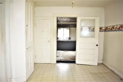 705 E Main St, Milan, MI 48160 photo 8