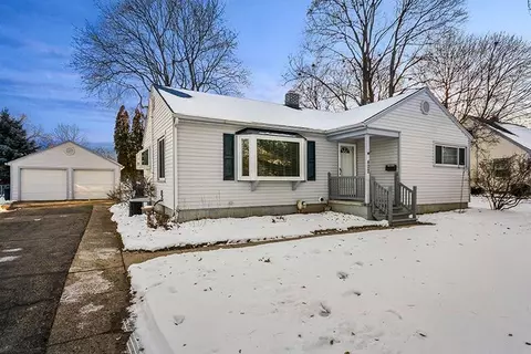 402 Brown St, Tecumseh, MI 49286 photo 1