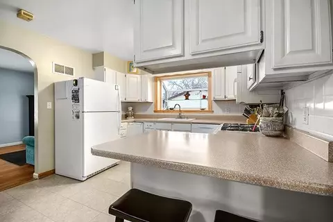 402 Brown St, Tecumseh, MI 49286 photo 8