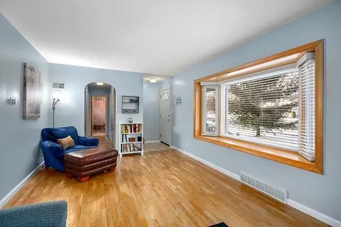 402 Brown St, Tecumseh, MI 49286 photo 3