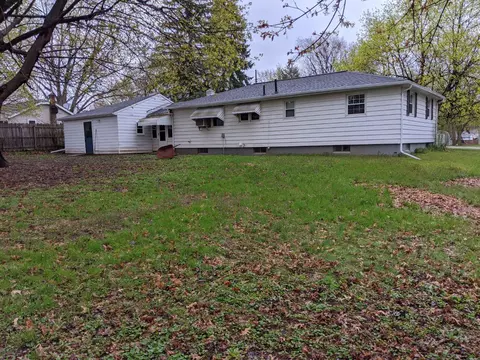 1048 Winifred, Jackson, MI 49202 photo 2